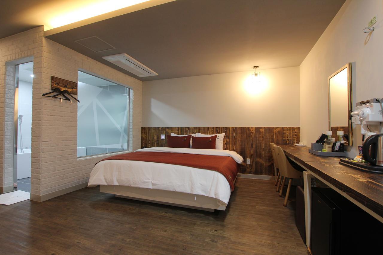 Jade Hotel Ilsan Ni Exterior foto